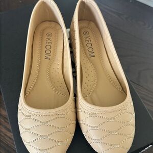 Brand new women’s ballet flats shoes slip on